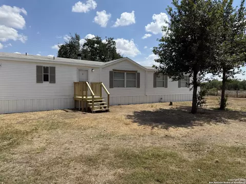 523 Mansfield, Pleasanton, TX 78064