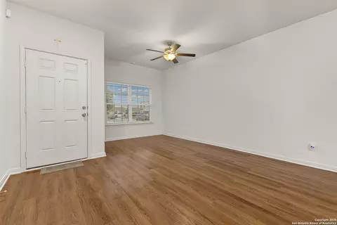 Living - 15102 Jetfire, Von Ormy, TX 78073 photo 2 of 4