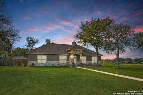 1310 Hunters Ct, Seguin, TX 78155