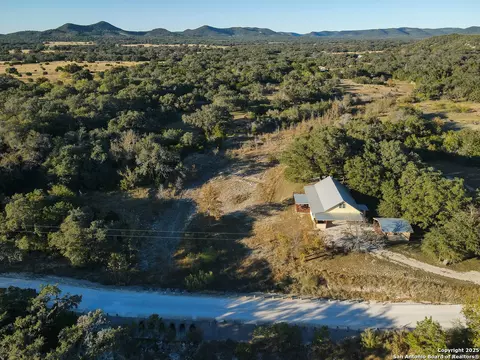 View/Area - 255 Thunder Crk, Utopia, TX 78884 photo 2 of 4