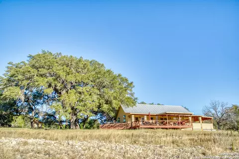 Exterior - 255 Thunder Crk, Utopia, TX 78884 photo 10 of 12