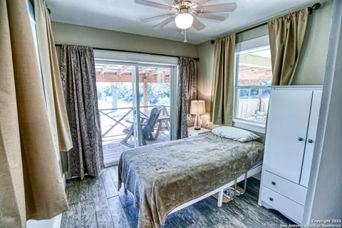 Bedroom - 255 Thunder Crk, Utopia, TX 78884 photo 4 of 6