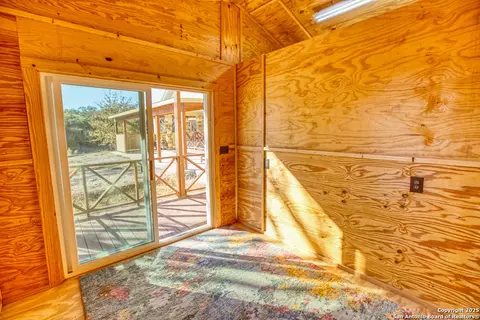 Bedroom - 255 Thunder Crk, Utopia, TX 78884 photo 5 of 6