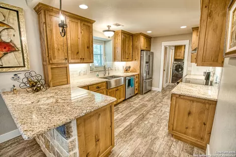 Kitchen - 255 Thunder Crk, Utopia, TX 78884 photo 1 of 2