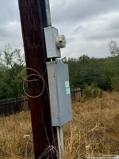 103 Oleander, Cotulla, TX 78014 photo 3