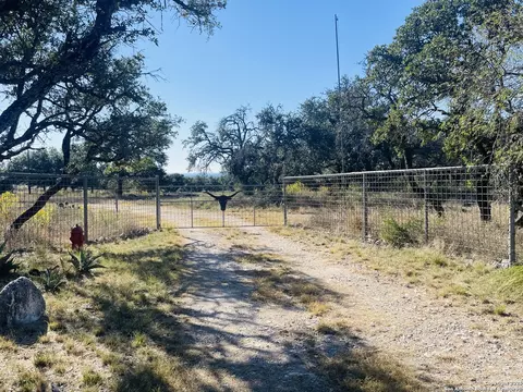1031 Shin Oak, Menard, TX 76859 photo 1