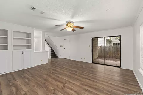 5007 Kenton Trce, San Antonio, TX 78240