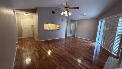 3420 Turtle Vlg #704G, San Antonio, TX 78230