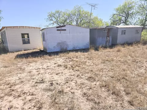 00 Cr 123, Pawnee, TX 78145