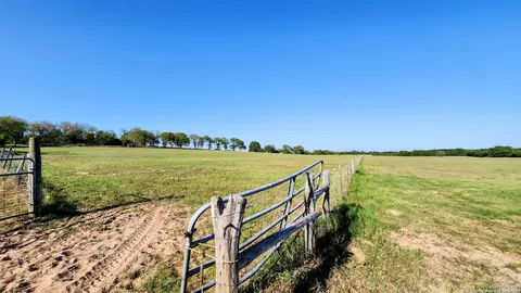 618 Mesquite Pass, Seguin, TX 78155