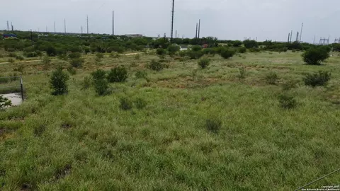 2438 Interstate 35, Cotulla, TX 78014 photo 7