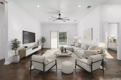 4606 Lee Way, Elmendorf, TX 78112