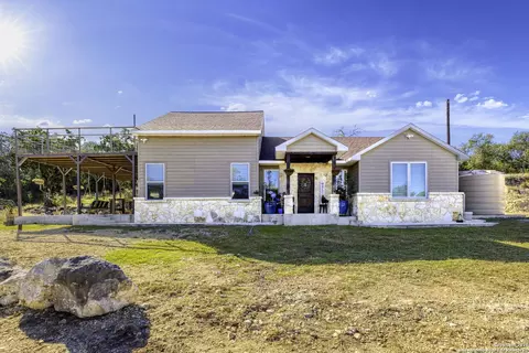 218 Mountain, Lakehills, TX 78063