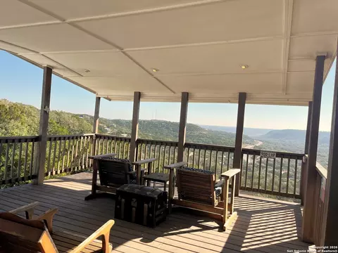 820 Hill Top, Canyon Lake, TX 78133