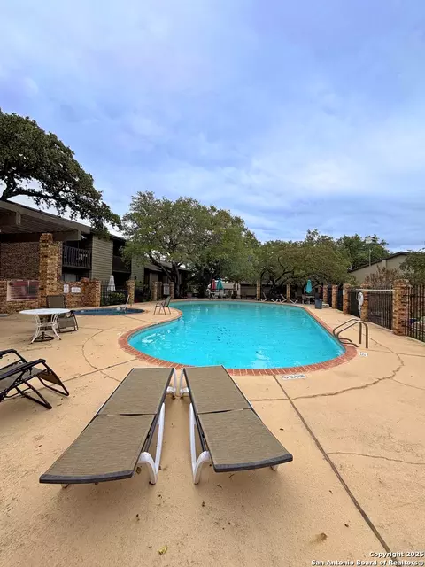 11815 Vance Jackson #1602, San Antonio, TX 78230