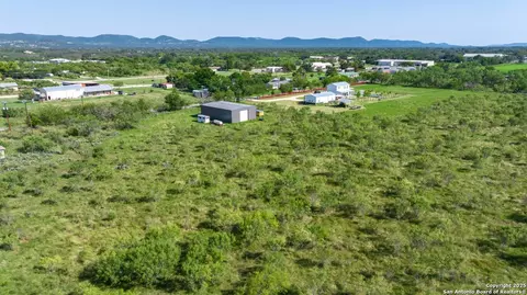 299 River View Dr, Utopia, TX 78884 photo 7