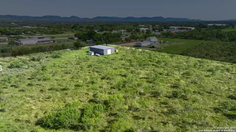299 River View Dr, Utopia, TX 78884 photo 6