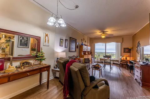 1 NE Towers Park Ln #701, San Antonio, TX 78209