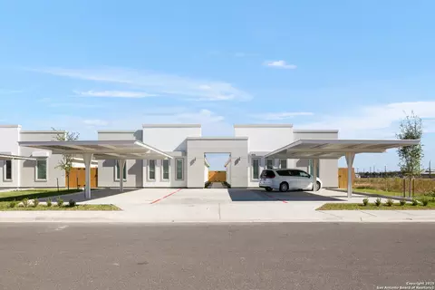 1016 Palm Dr, Alamo, TX 78516