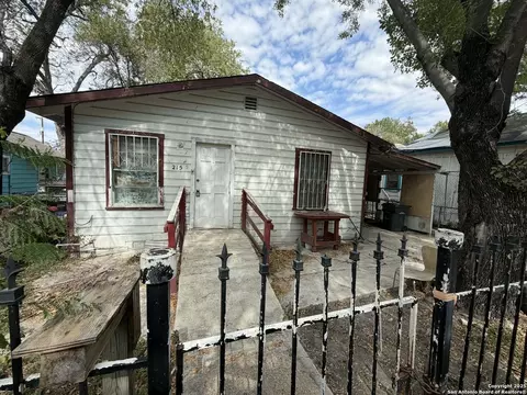 215 Monclova, San Antonio, TX 78207