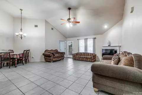 745 Cimarron Sq, Poteet, TX 78065