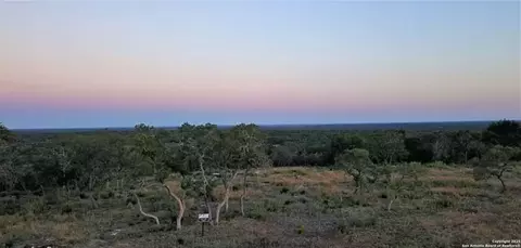 194 Crescent Rdg, Hondo, TX 78861