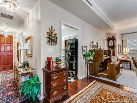 1 Towers Park Ln #412, San Antonio, TX 78209