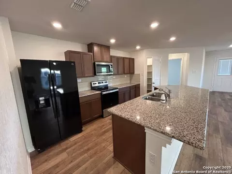 Kitchen - 7207 Solar Eclipse, Converse, TX 78109 photo 1 of 2