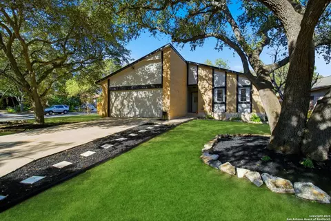 8571 Timber Briar St, San Antonio, TX 78250