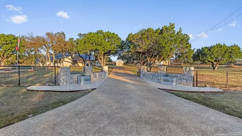 13035 Tonne Dr E, New Braunfels, TX 78132