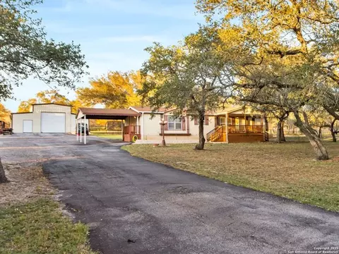 1218 Eagle Crk, Floresville, TX 78114