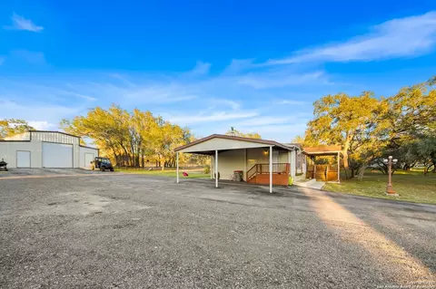 1218 Eagle Crk, Floresville, TX 78114