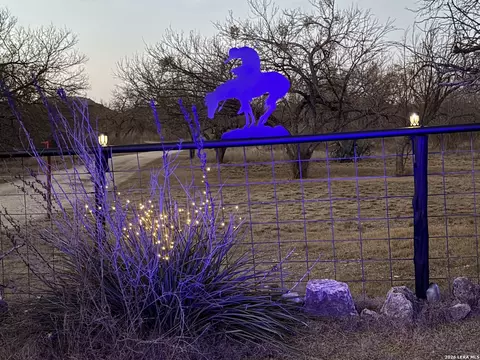 1559 County Road 414, Uvalde, TX 78801