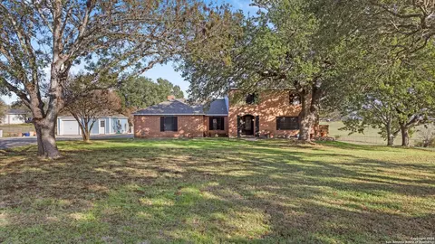 501 Rudeloff, Seguin, TX 78155