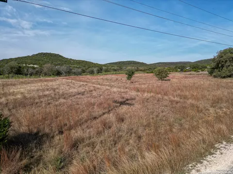 176 Concho Ln, Bandera, TX 78003