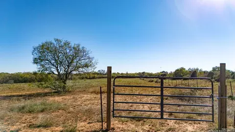 13710 Us Highway 87, Adkins, TX 78101