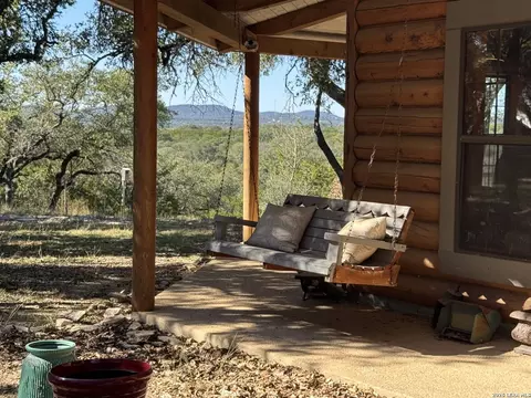 620 Lake Frst, Pipe Creek, TX 78063