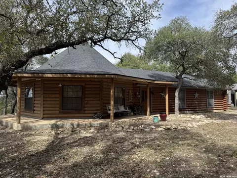 620 Lake Frst, Pipe Creek, TX 78063