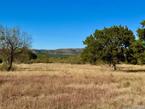 416 Oriole, Camp Wood, TX 78833