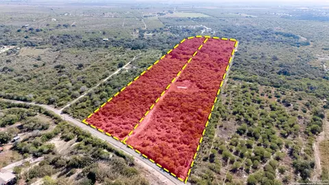4796 Leslie Ln, Beeville, TX 78102