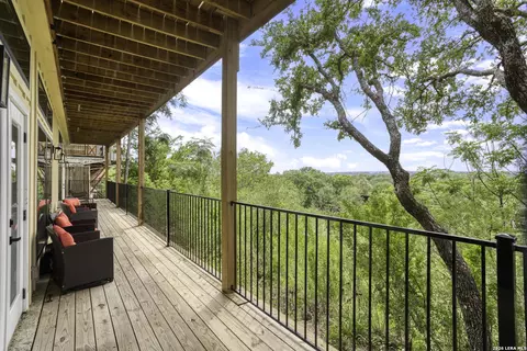 1121 Gruene #B, New Braunfels, TX 78130