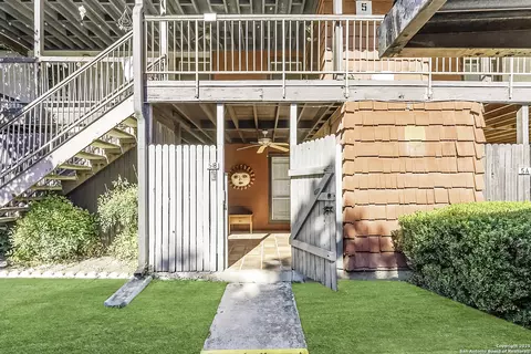 3803 Barrington #5B, San Antonio, TX 78217