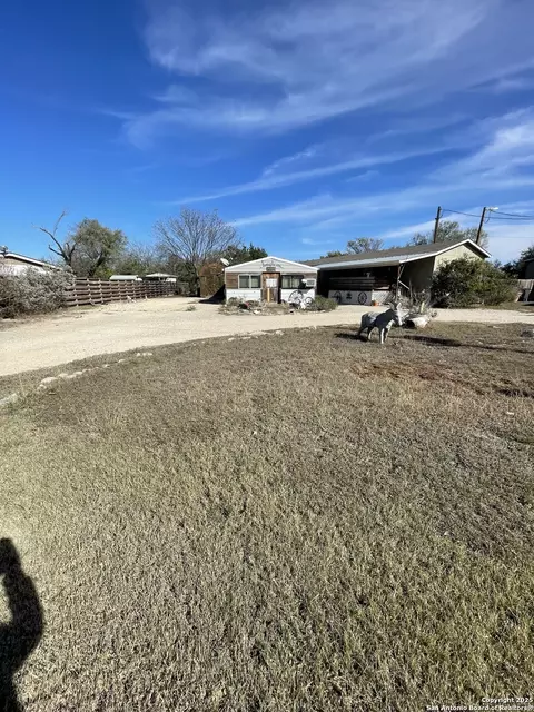 449 Mountain Vw, Bandera, TX 78003
