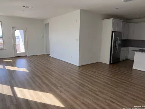 Living - 9540 Griffith Run, Converse, TX 78109 photo 2 of 3