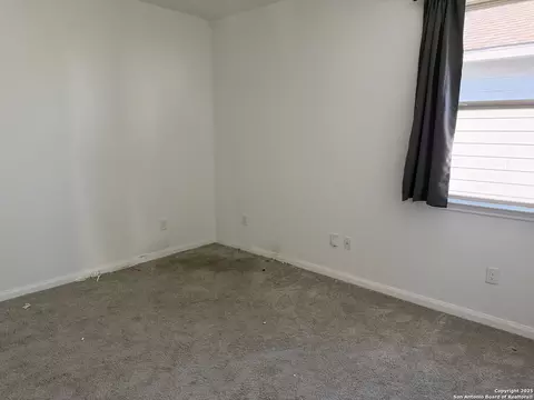 Bedroom - 9540 Griffith Run, Converse, TX 78109 photo 4 of 5