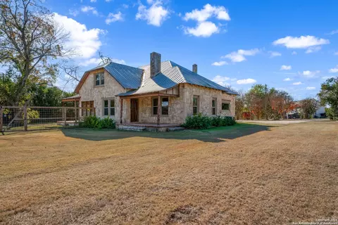 108 Oak Blf, Boerne, TX 78006