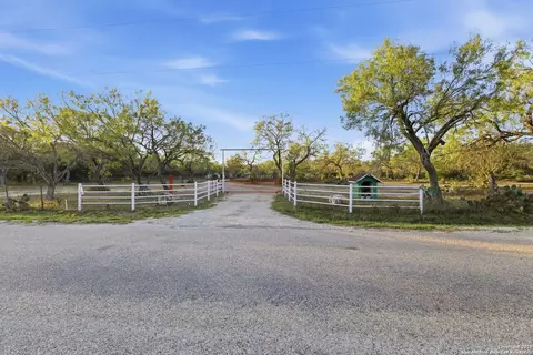 247 Covey, Lytle, TX 78052