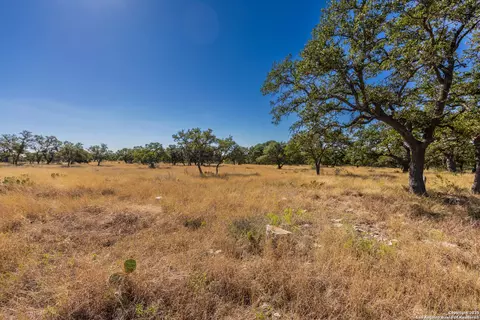 000 Cattlemans Crossing Dr, Kerrville, TX 78028