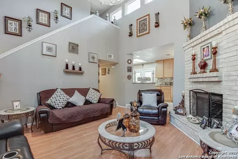6250 Candleview Ct, San Antonio, TX 78244