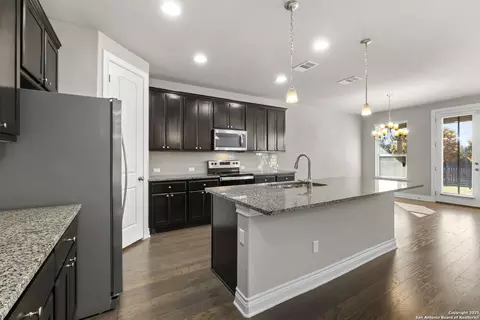 219 Lucchese, San Antonio, TX 78253